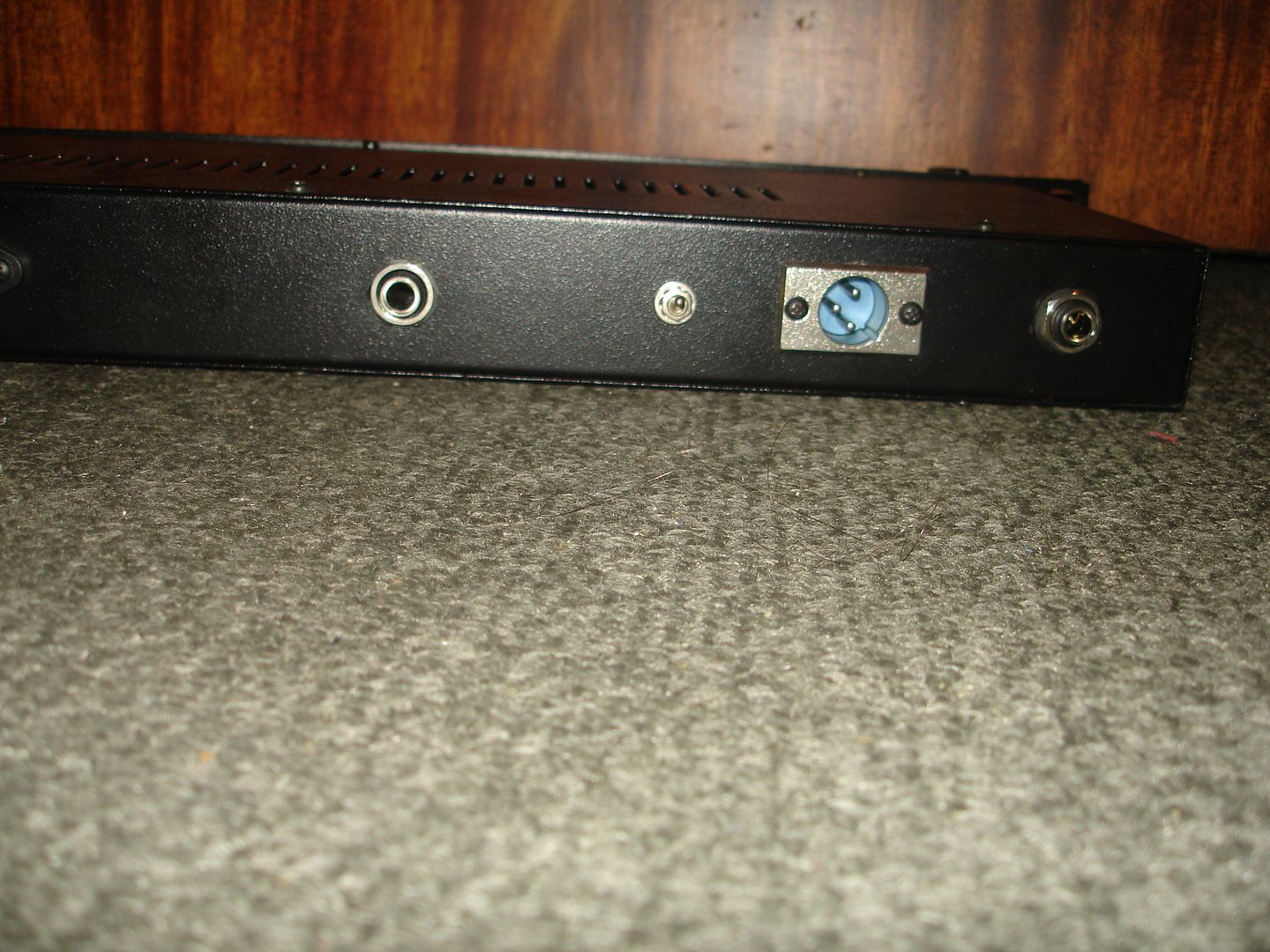 REVIEW Doble Bass Emulator Rack, Eva Pedales Bajos, Amplis y Efectos Musiquiatra